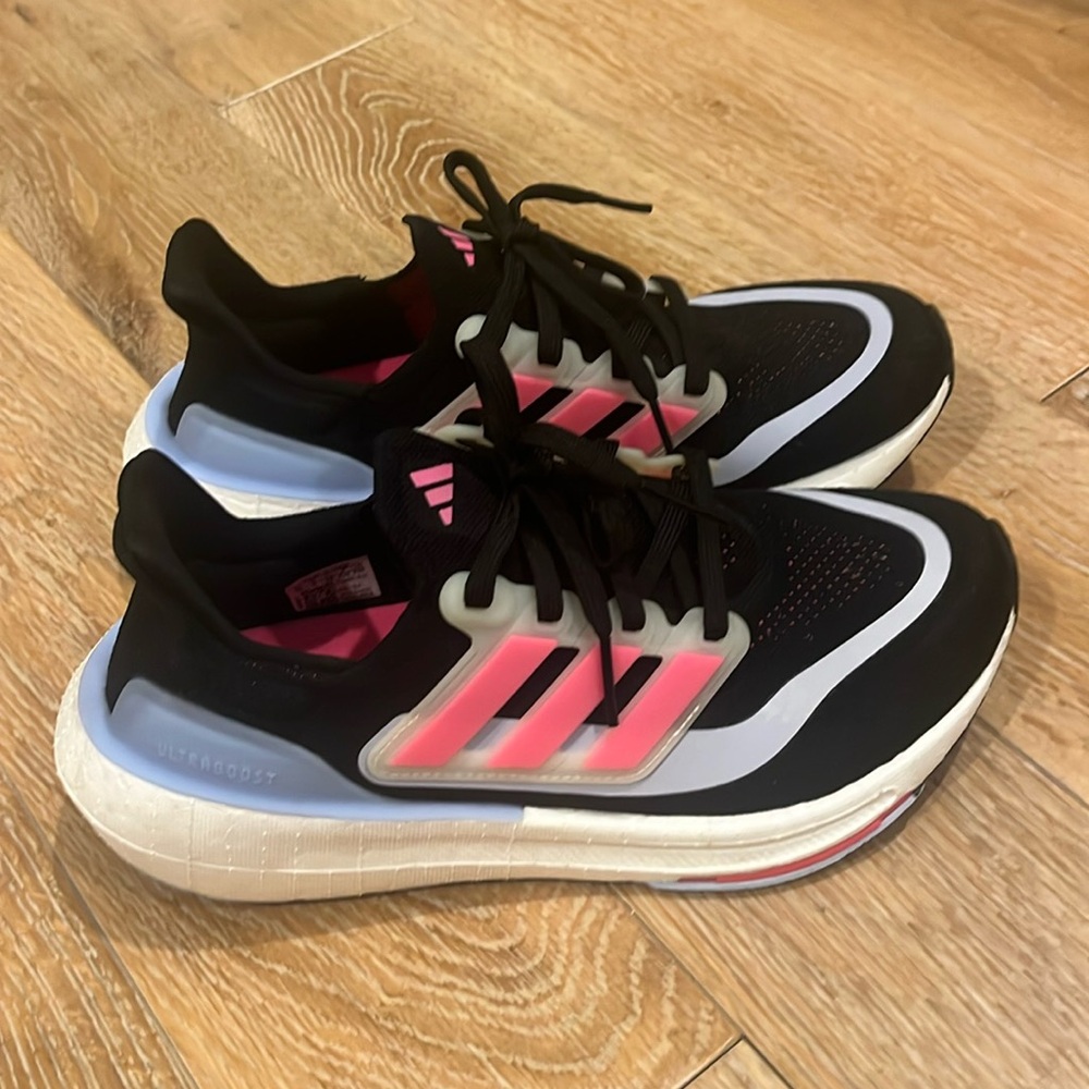 ADIDAS ULTRABOOST